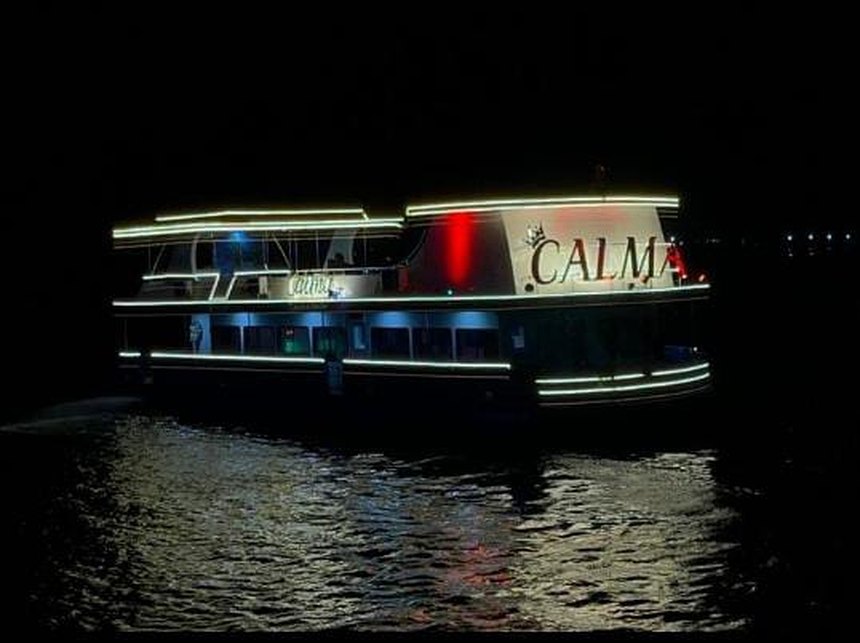 Ceremony Setup — Calma Cruise